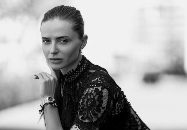 Quels conseils pour choisir des blouses à imprimés géométriques pour un look avant-gardiste?